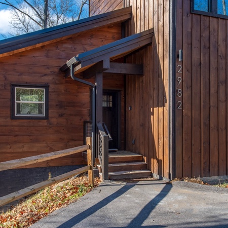 Bearfoot Splash Hideaway