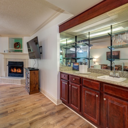 Cs Creekside Condo
