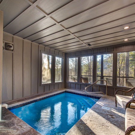 Bearfoot Splash Hideaway