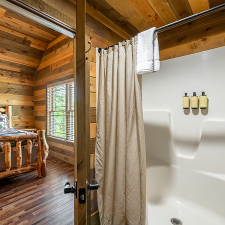The Lodge At Coopers Hawk