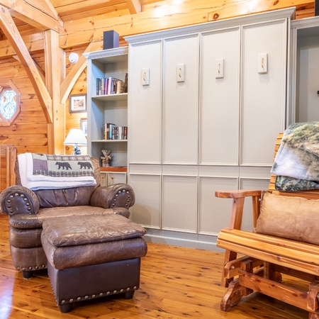 Smokey's Hideaway
