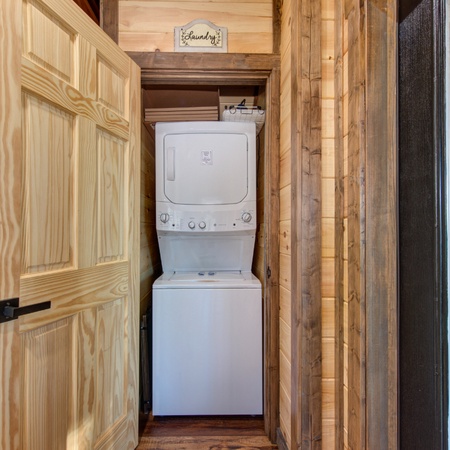 Bearfoot Splash Hideaway