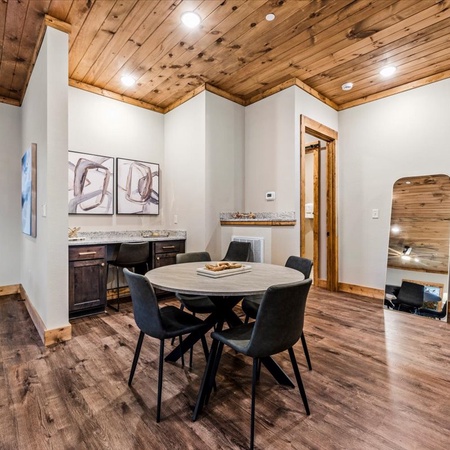 Lookout Lodge