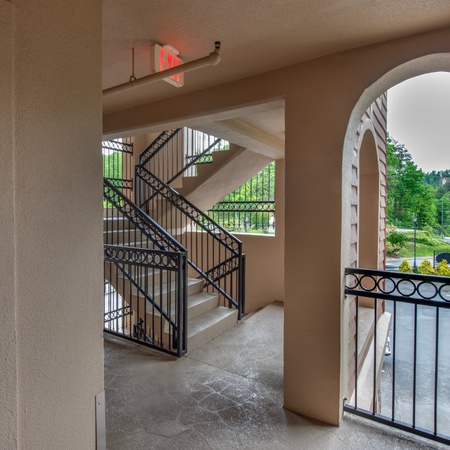 Cs Creekside Condo