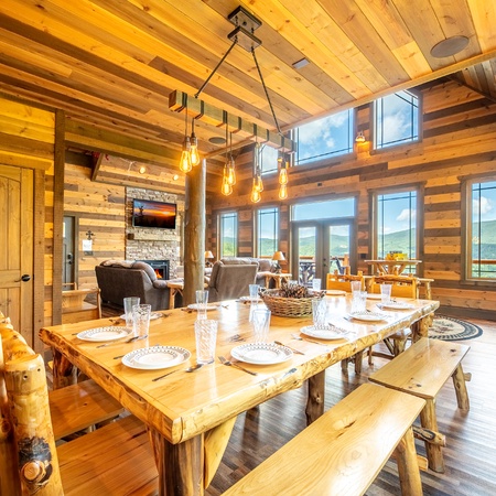 The Lodge At Coopers Hawk