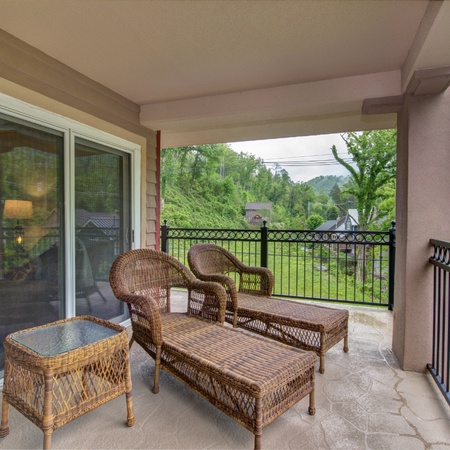 Cs Creekside Condo