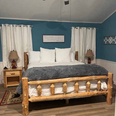 Cozy Hollow Cabin