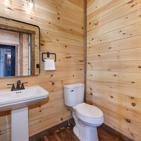 Bearfoot Splash Hideaway