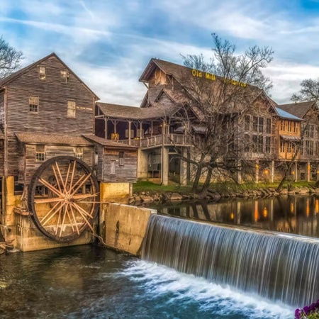 Cabin By The Creek