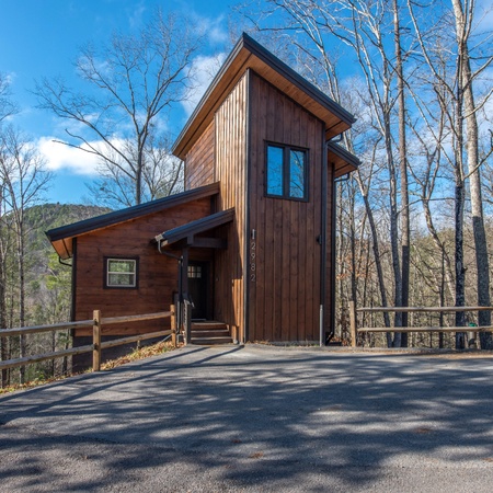 Bearfoot Splash Hideaway