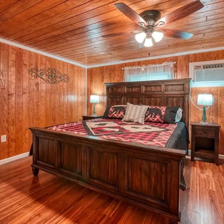 Gatlinburg's Cozy Rose
