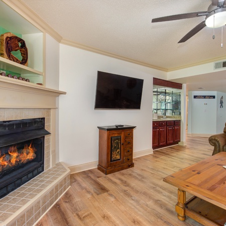 Cs Creekside Condo