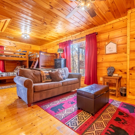 TreeTop Lodge