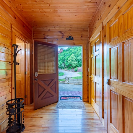 Bear Essentials Lodge