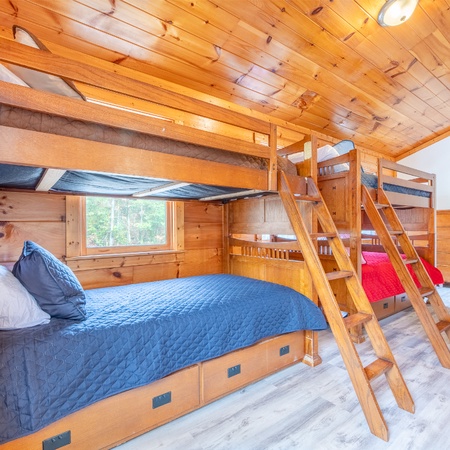 Moonshine Lodge
