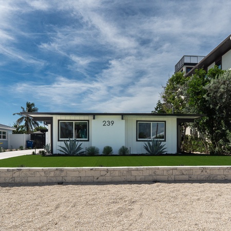 Curlew Beach Cottage