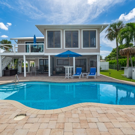 Club 205 At Bayview