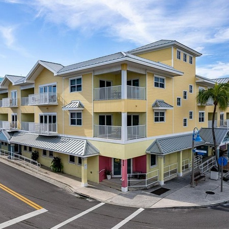 Harbour House 215