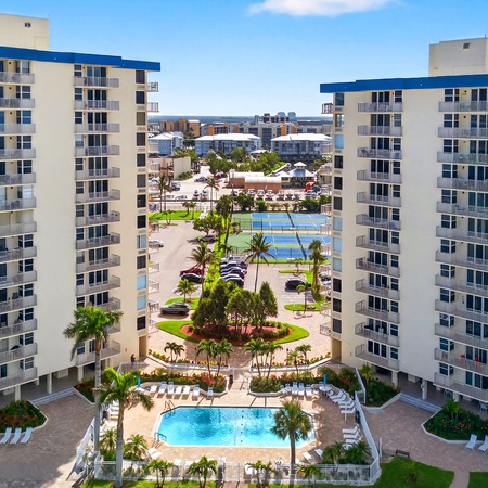Estero Beach & Tennis Club-Penthouse 1A