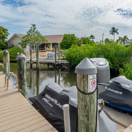 Sunshine Dock House