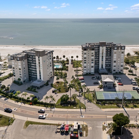 Caper Beach Club 313