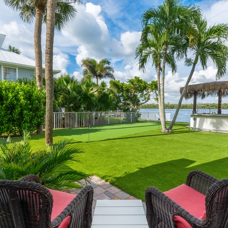 Club 205 At Bayview