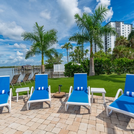 Club 205 At Bayview
