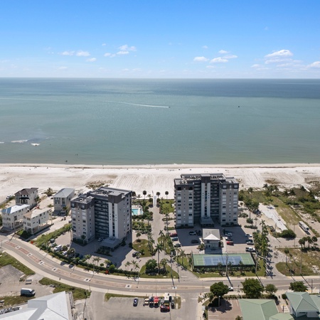 Caper Beach Club 314