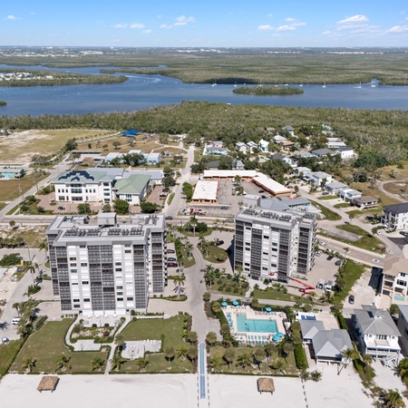 Caper Beach Club 314