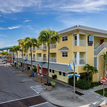 Harbour House 215