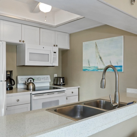 Estero Island Yacht & Racquet 320