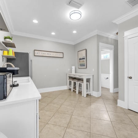 Saltwater Social Club