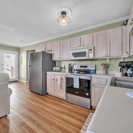 Sunset Cottages 2C - Melrose Place