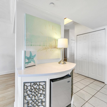 Emerald Towers 1302 - Salty Smile