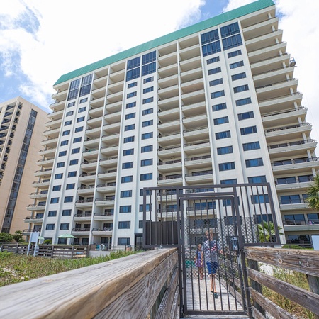 Emerald Towers 1302 - Salty Smile