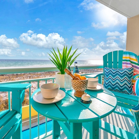 Pelican Isle 215 - The Emerald Spritz