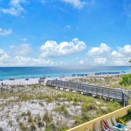 Pelican Isle 215 - The Emerald Spritz