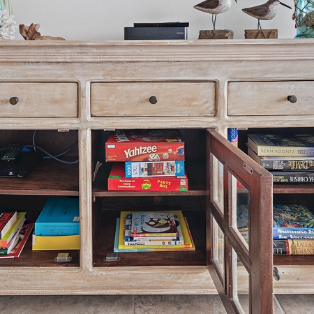 Jade East 1030 - Jade By The Sea