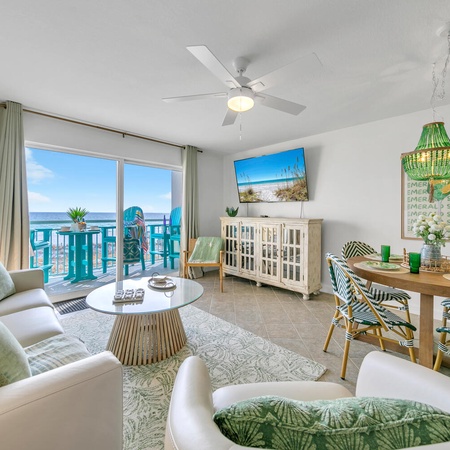 Pelican Isle 215 - The Emerald Spritz