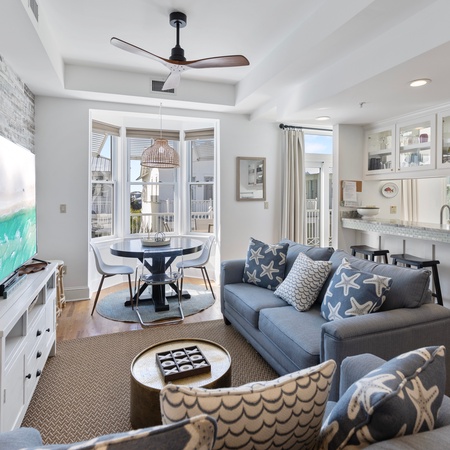 Carillon Market 305