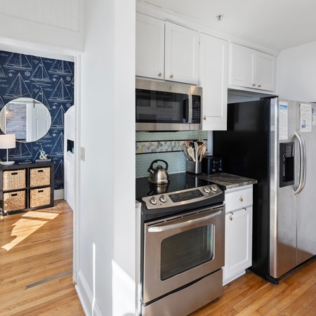 Carillon Market 305
