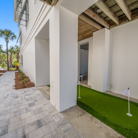 330 Beachside Dr