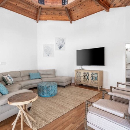 Belaire Bungalow