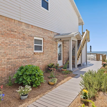 Honey's Beach Cottage