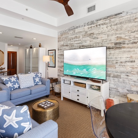 Carillon Market 305
