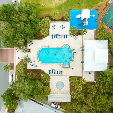 Carillon Market 305