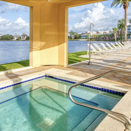 Carillon Inn 515