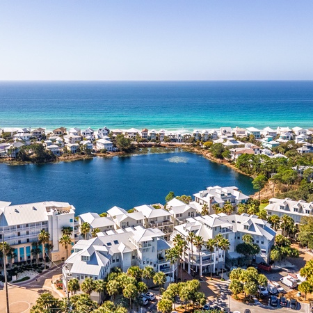 Carillon Market 305