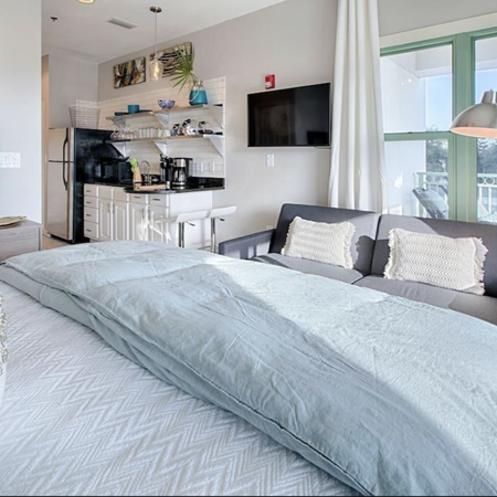 Inn at Seacrest 210