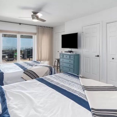 Beachside 8W
